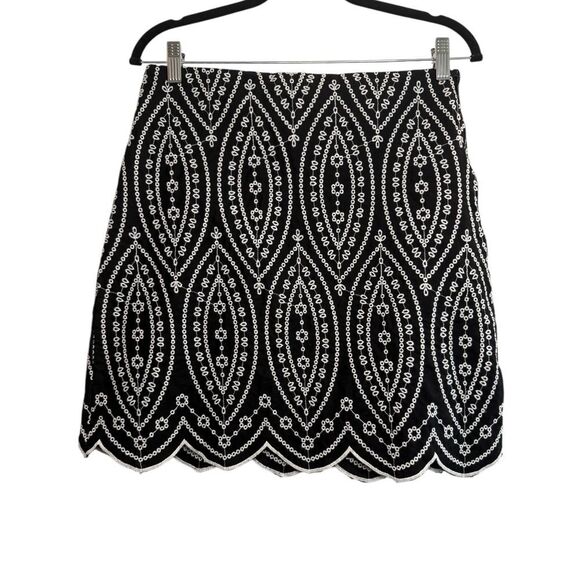 LOFT Embroidered Scalloped Black White Skirt‎ Sz 4 - Picture 2 of 6